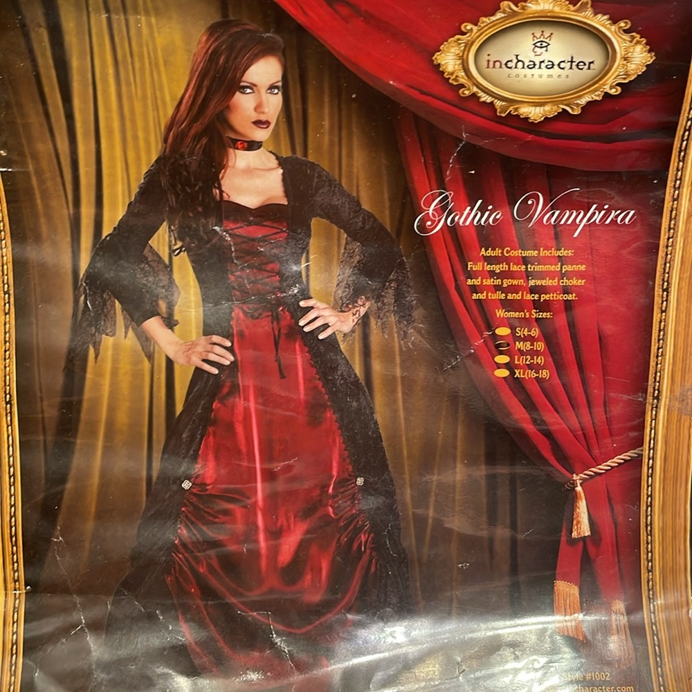 In character vampire medium Halloween 🎃 outfit maxi gown W/ pette coat